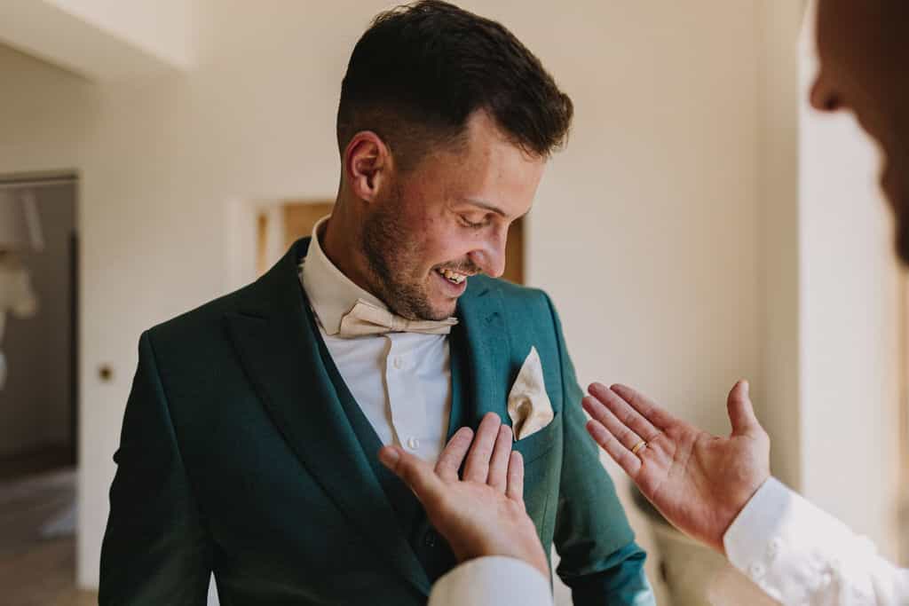 Magical Homes Bräutigam vor der Hochzeit